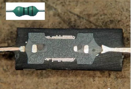 電子元器件切開(kāi)后竟藏著一個(gè)精心構(gòu)筑的迷你世界 每個(gè)芯片都是微觀結(jié)界，連通數(shù)字洪流的不眠引擎